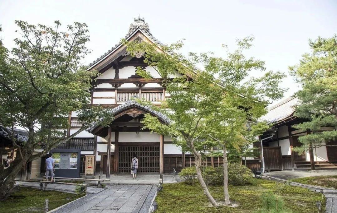 輕鋼結(jié)構(gòu)房屋源自日本還是美國(guó)?輕鋼結(jié)構(gòu)房屋為什么能住上百年?(圖5) 睿婕輕鋼別墅